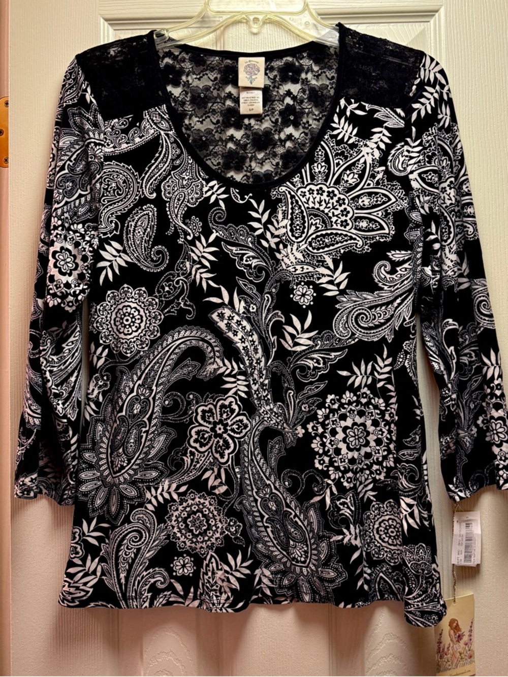NWT In Bloom by Jonquil Black & White Paisley Lace-Accent 3/4 Sleeve Top